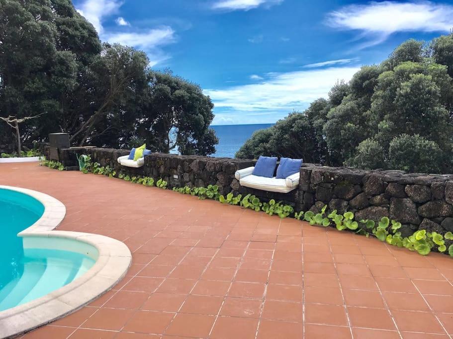 Casa Do Ananas, Cliff-top/ocean-front Villa, Pico *