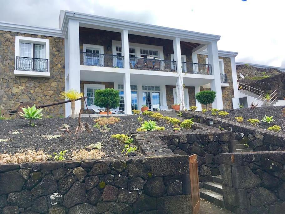 Villa Casa Do Ananas, Cliff-top/ocean-front Villa, Pico